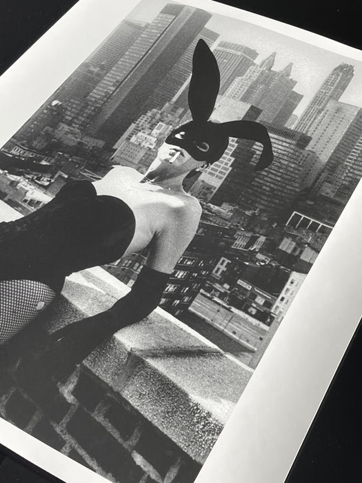 Helmut Newton Elsa Peretti II New York 1975 vintage silver gelatin print, Elsa Peretti masked nude on rooftop with NYC skyline