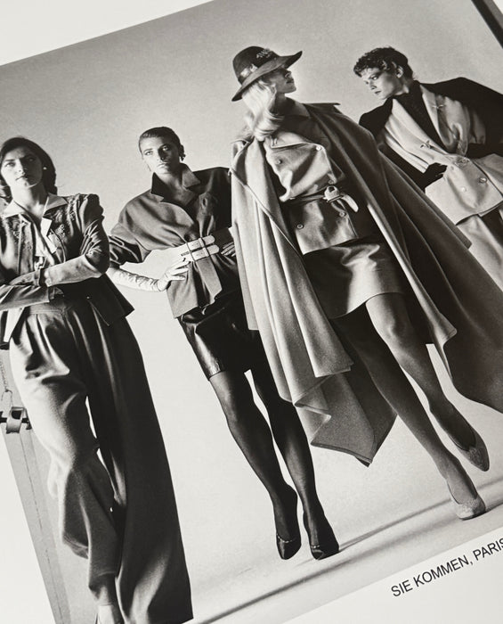 Helmut Newton "Sie Kommen Dressed", Paris, 1982 – Vintage Exhibition Poster
