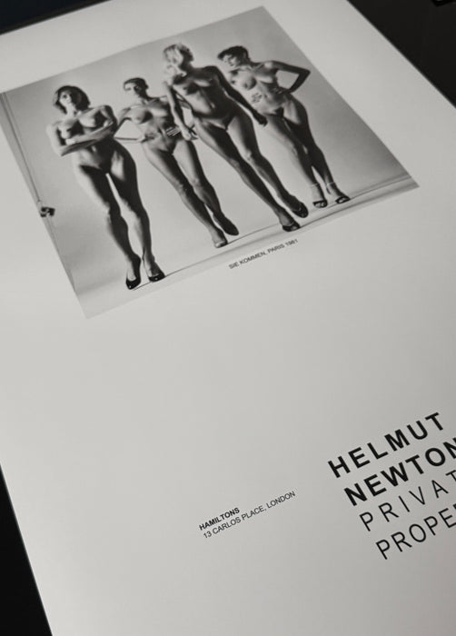 Helmut Newton "Sie Kommen Dressed", Paris, 1982 – Vintage Exhibition Poster