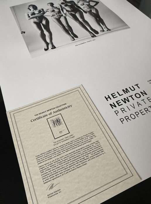 Helmut Newton "Sie Kommen Nude", Paris, 1982 – Vintage Exhibition Poster