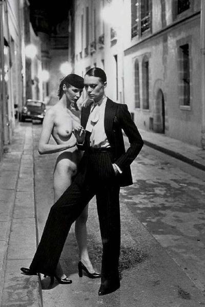 Alt Tag: Helmut Newton Rue Aubriot nude model Paris 1975 silver gelatin print vintage photo Rue Aubriot nude model Paris street scene